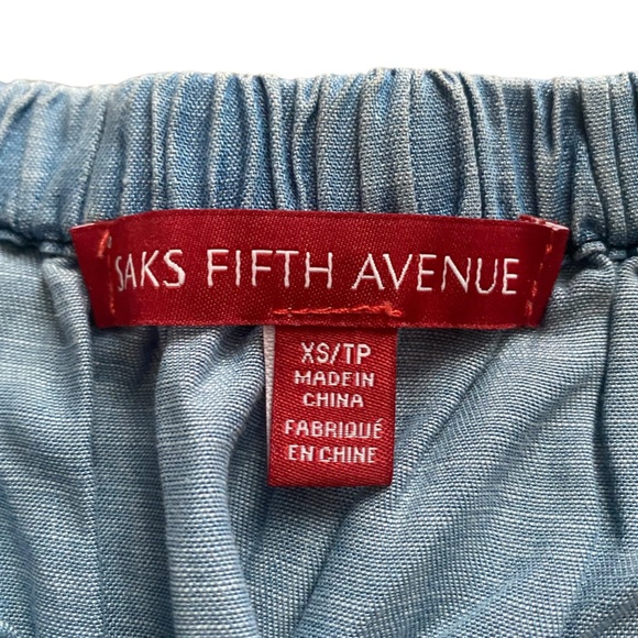 Gorgeous NWOT off/on shoulder light summer top - Picture 2 of 4